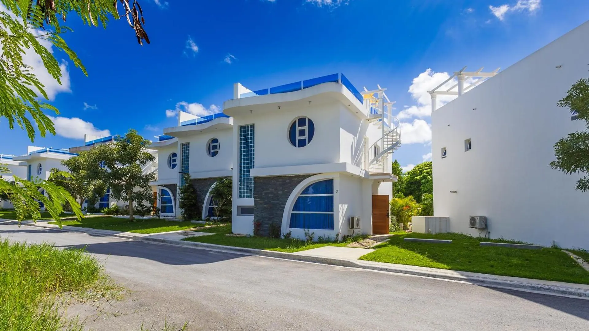 Relaxing 3-Bedroom Villa With Pool & Rooftop Jacuzzi In A Secluded Setting Punta Cana Dominican Republic