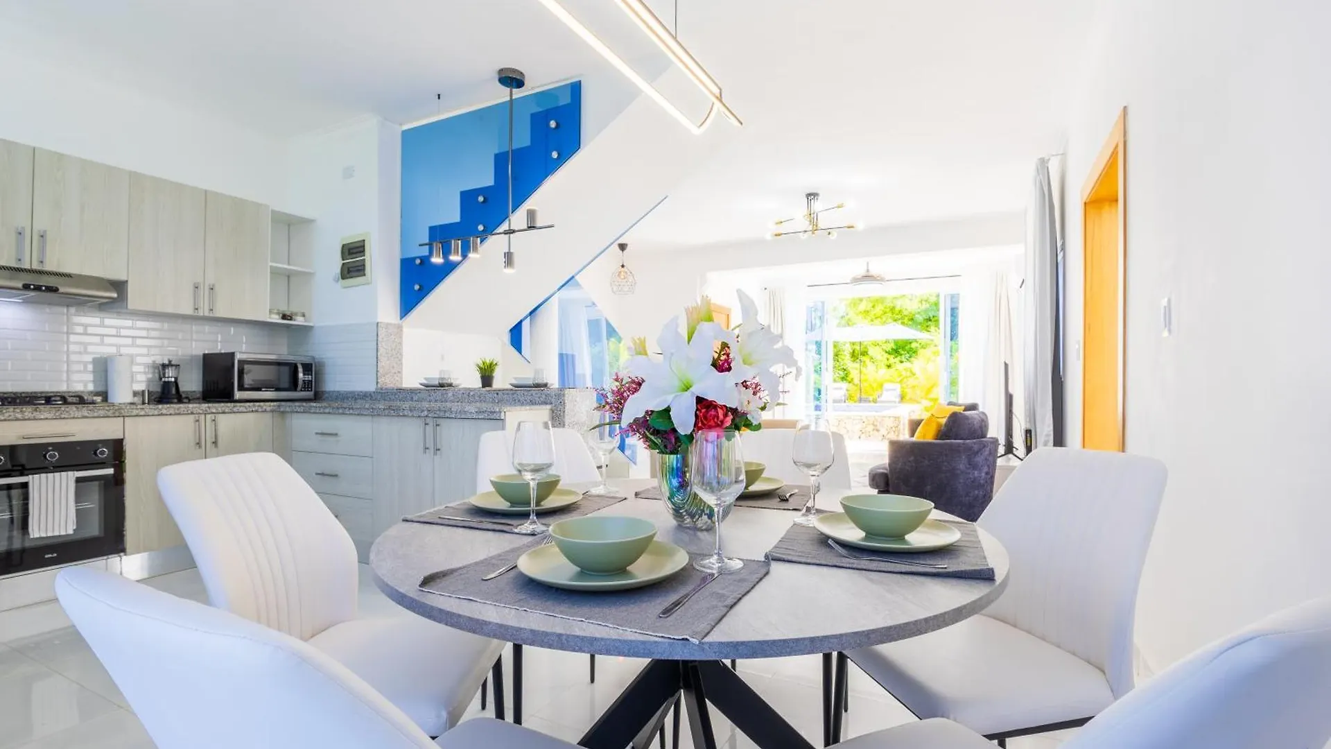 Relaxing 3-Bedroom Villa With Pool & Rooftop Jacuzzi In A Secluded Setting Punta Cana